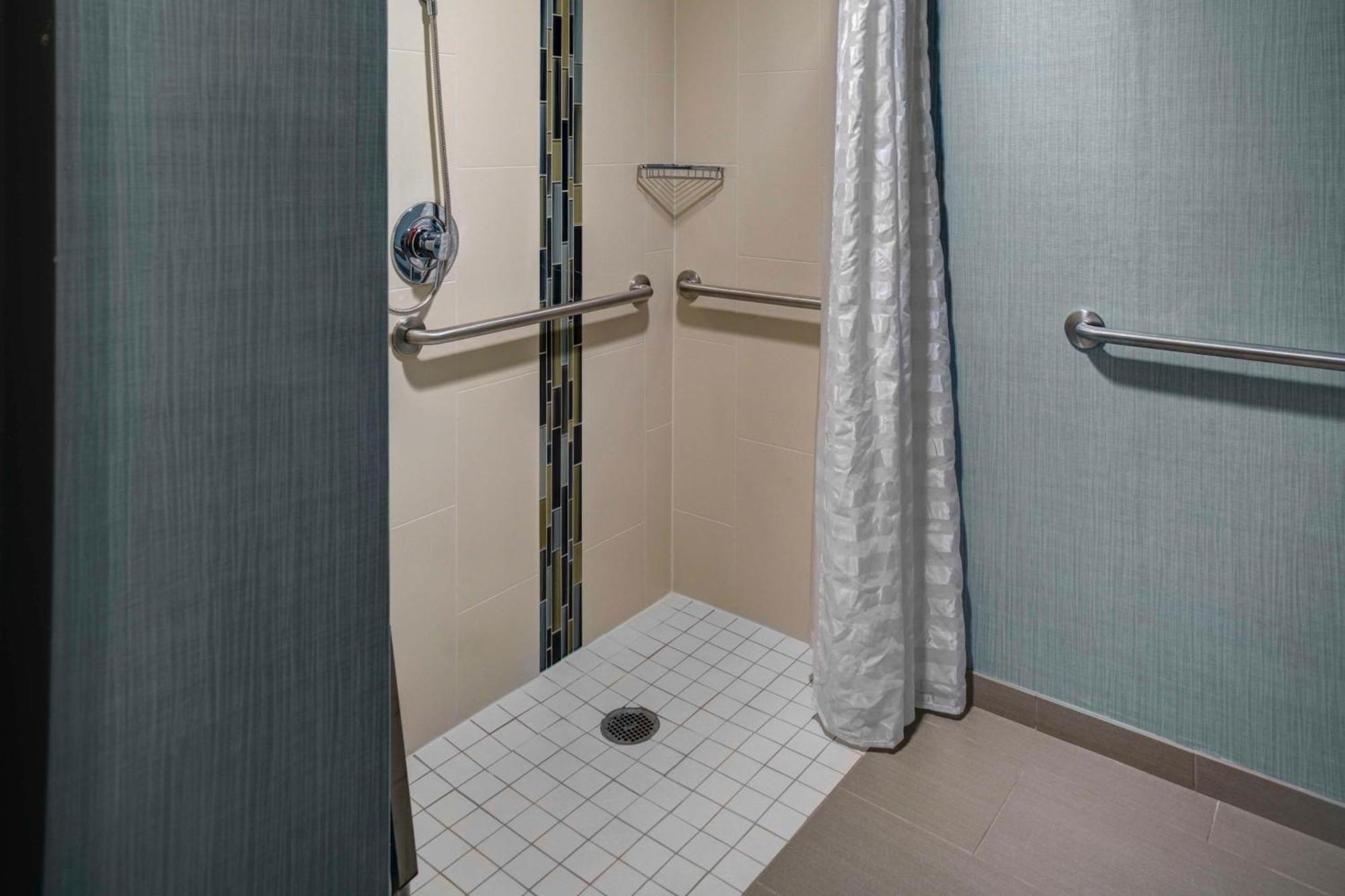 Hyatt Place Louisville-East Екстериор снимка