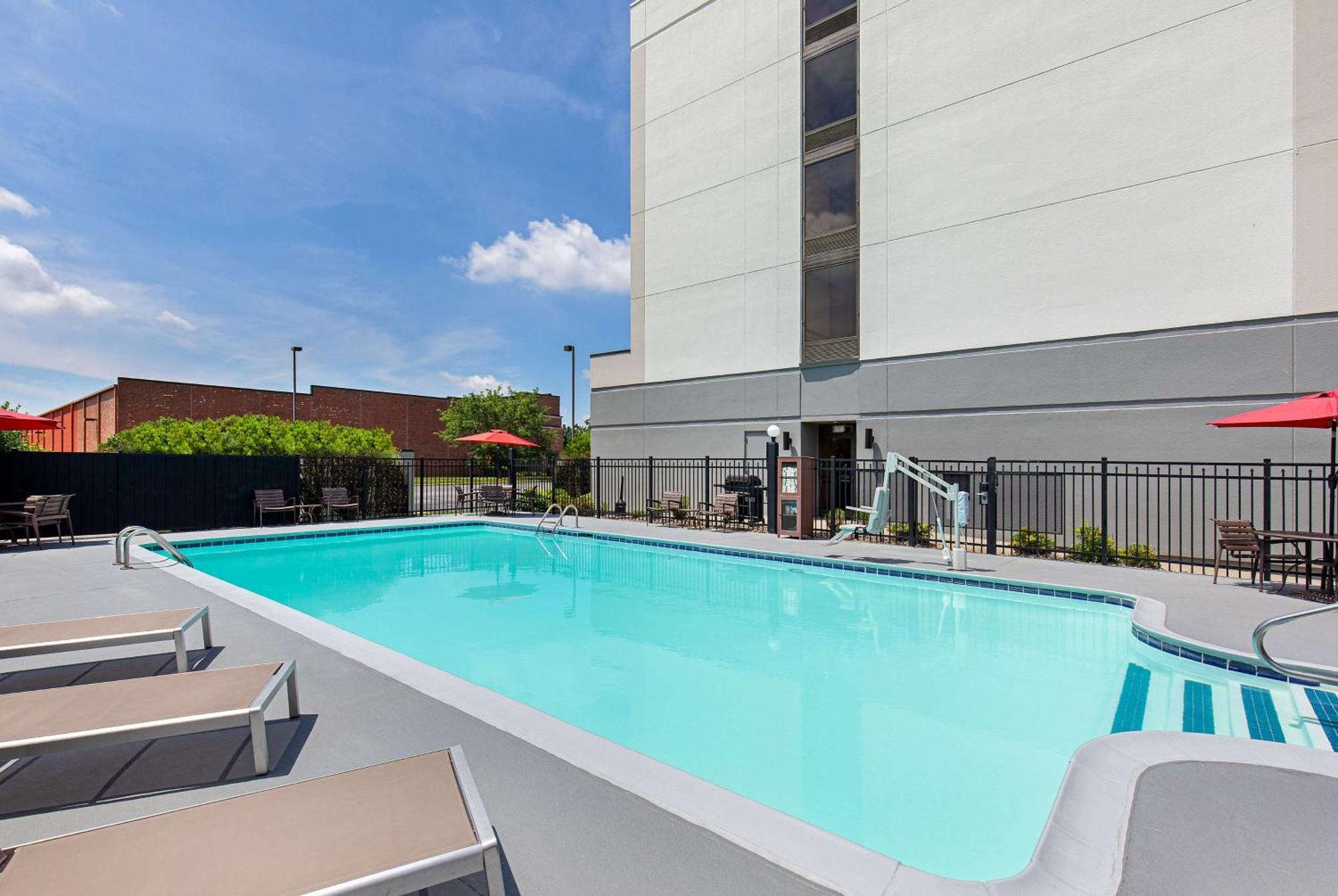 Hyatt Place Louisville-East Екстериор снимка