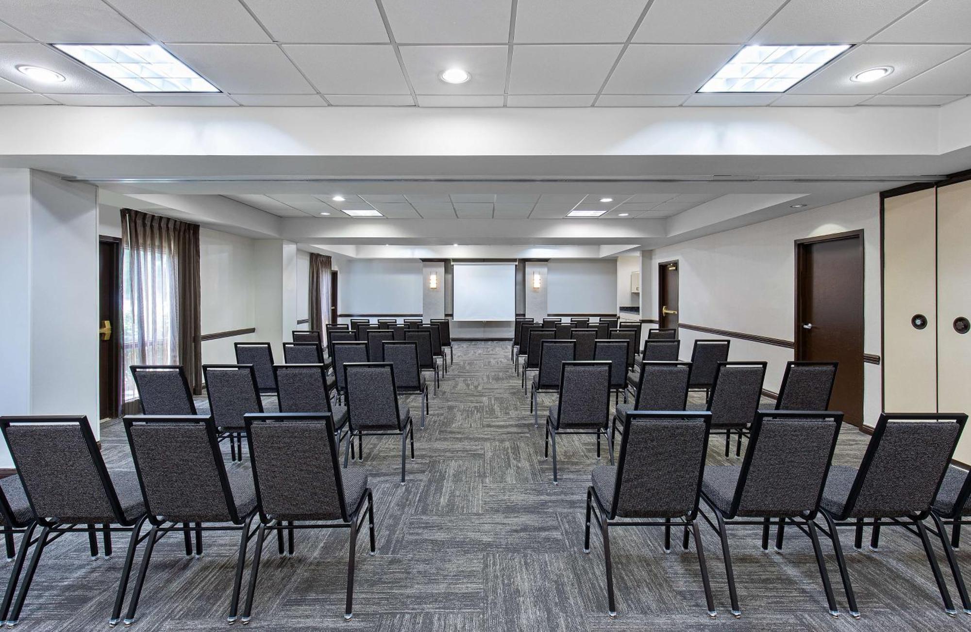 Hyatt Place Louisville-East Екстериор снимка