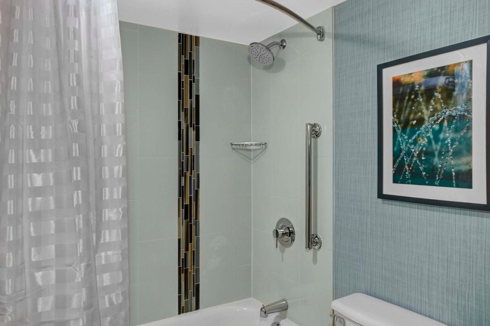 Hyatt Place Louisville-East Екстериор снимка