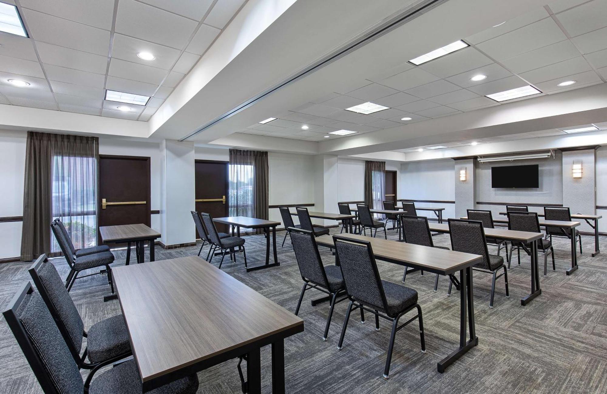 Hyatt Place Louisville-East Екстериор снимка