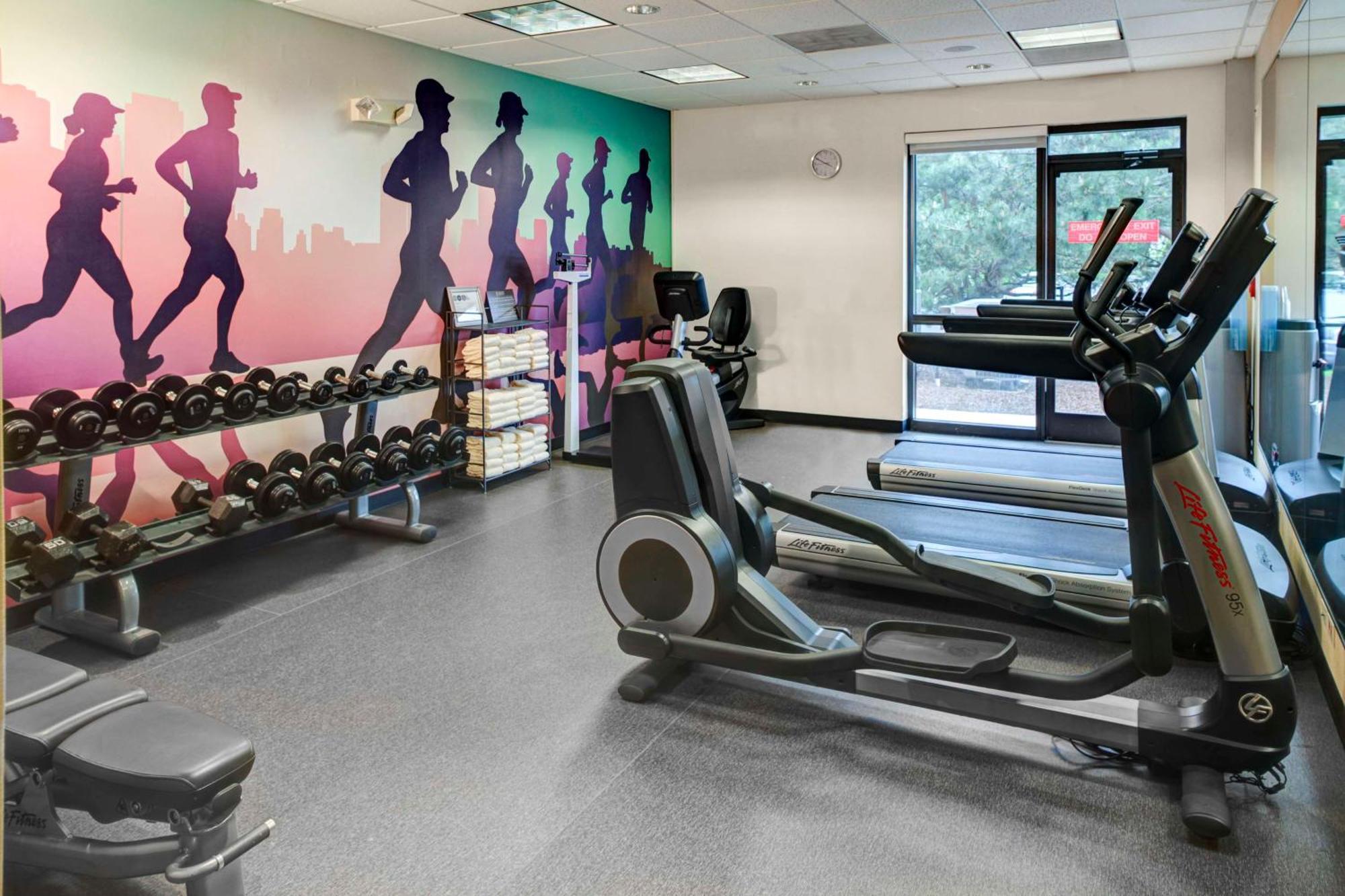 Hyatt Place Louisville-East Екстериор снимка