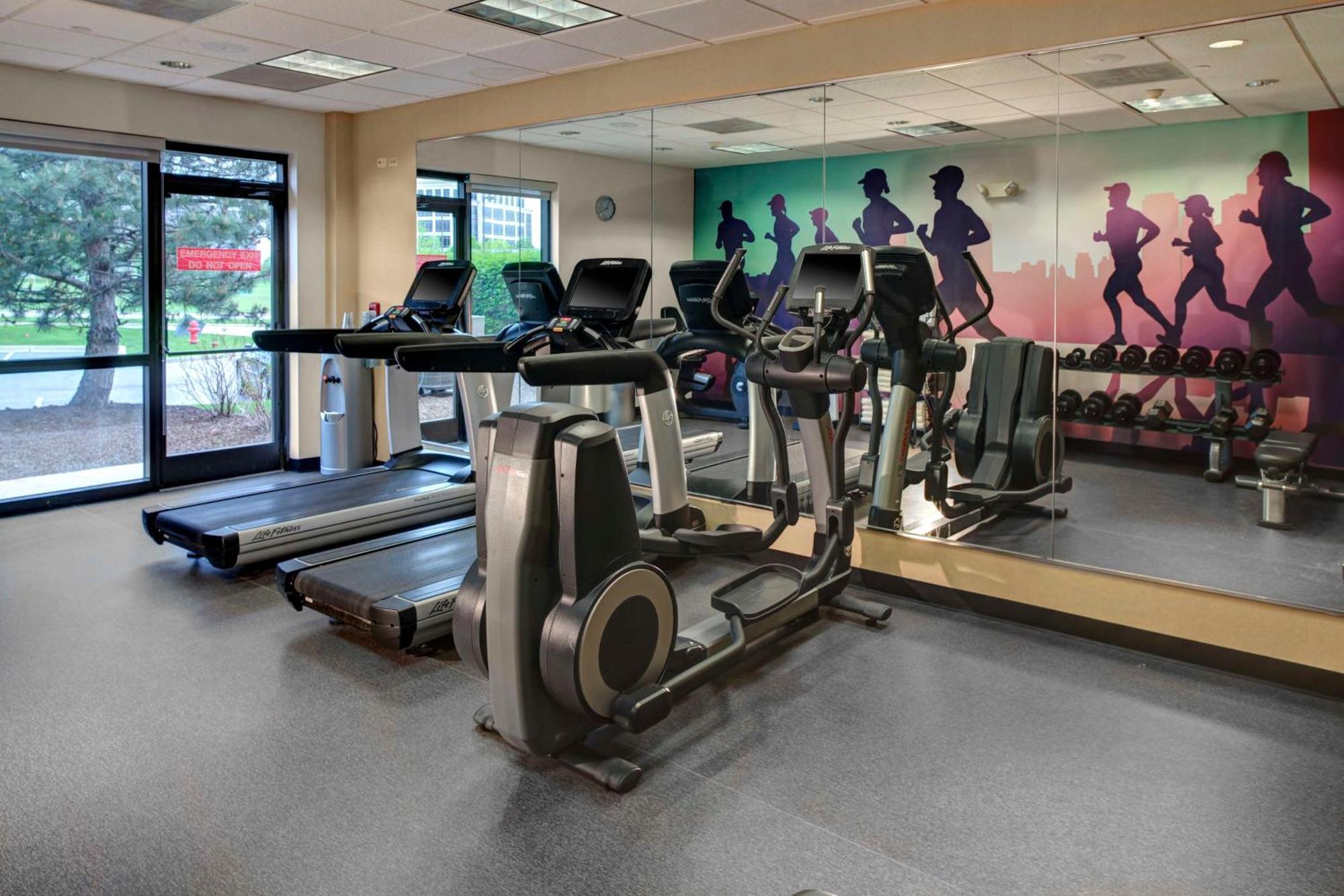 Hyatt Place Louisville-East Екстериор снимка